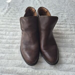 Born Booties Women's Size 11 Brown‎ Leather Western Ankle Block Heel M/W62113